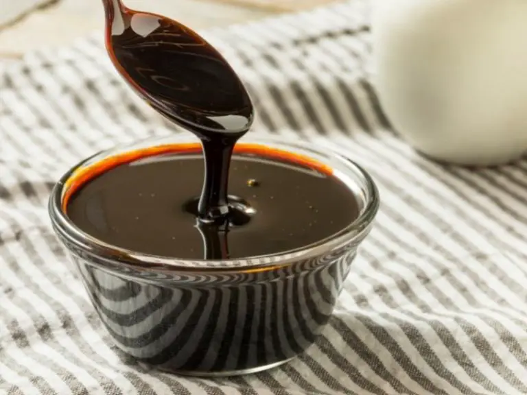 What Is In Blackstrap Molasses? (Guide) Grocery Store Dive