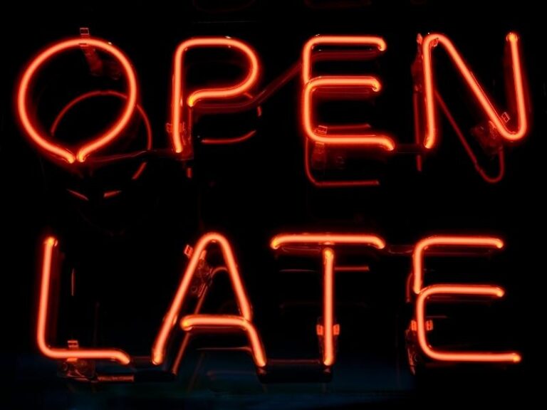 How Late Is The Closest Grocery Store Open( Full Guide)? Grocery